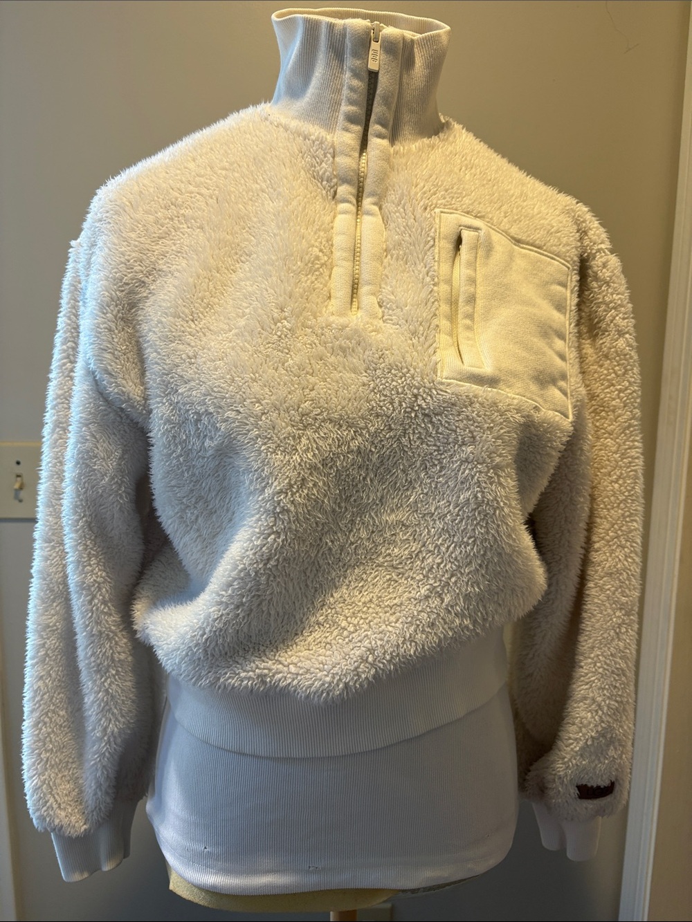UGG mock neck Sherpa fleece size XS cream